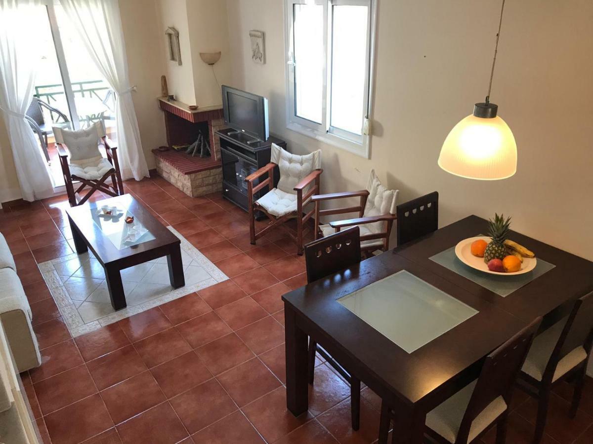Maisonette With Sea View & Pool Villa Палиурион Екстериор снимка