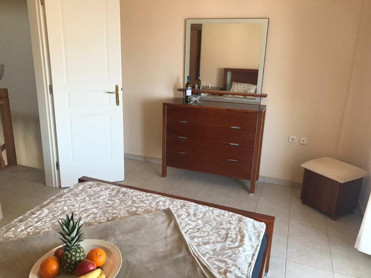 Maisonette With Sea View & Pool Villa Палиурион Екстериор снимка